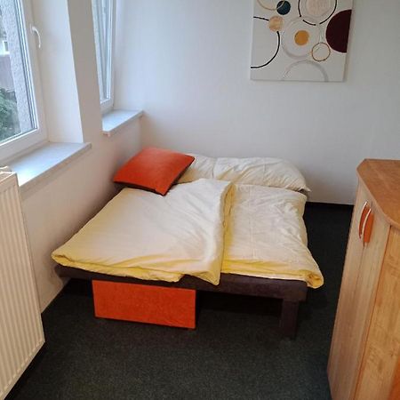 Apartman Obecni Hostinec Provodov (Hradec Kralove) Exterior foto